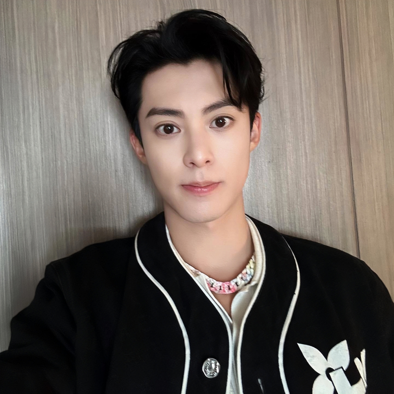 王鹤棣头像 经典剪刀手 #最靓头像壁纸征集赛