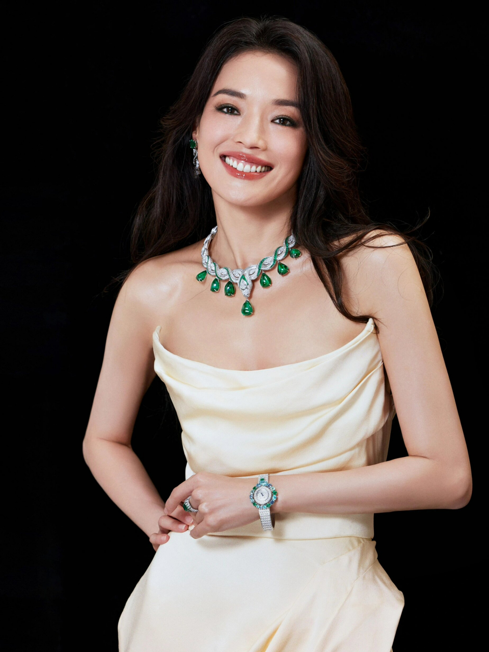 鲶鱼脸确实是高级感满满 舒淇,倪妮她们的上镜风情万种,又不失高雅.