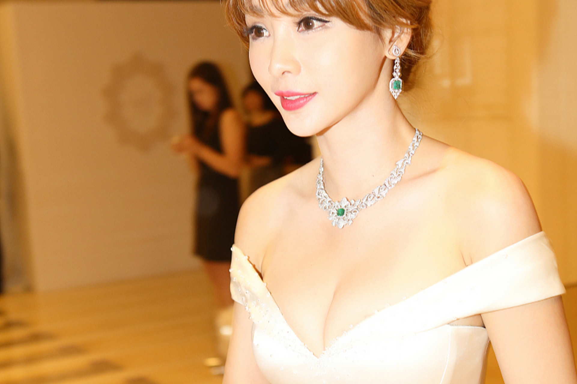 [原文:43岁柳岩零下16度光着.