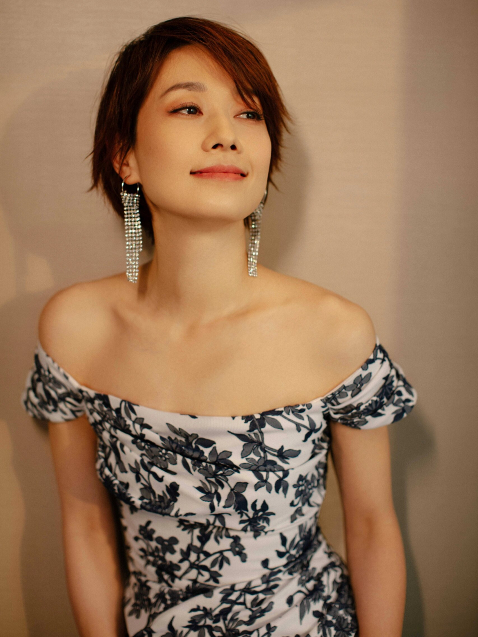 为什么马伊琍能那么自信 马伊琍曾写道:"三十岁遇见了夏琳,四十岁迎来