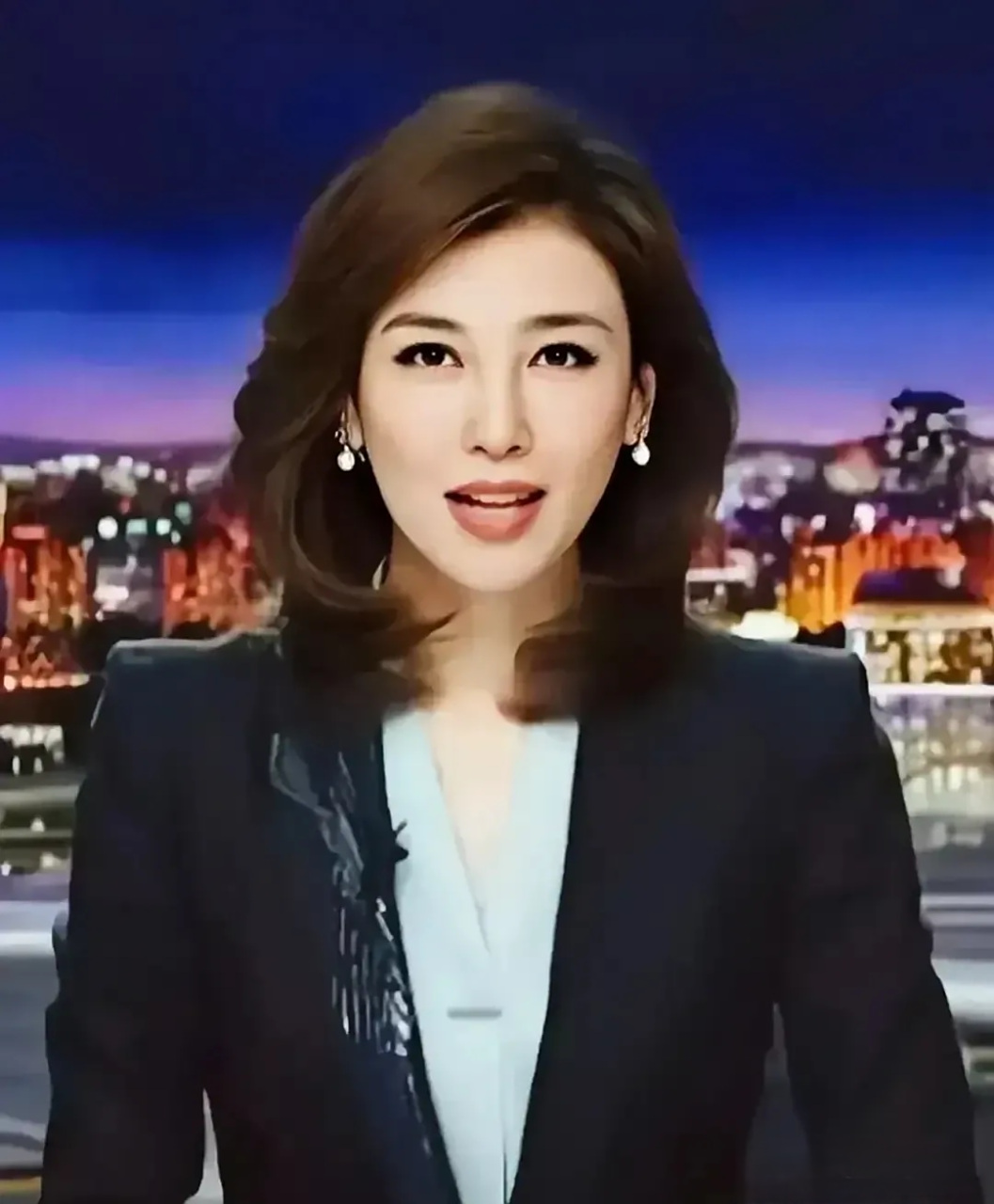 这句话的主角,就是李红,一个备受人喜爱的主持人