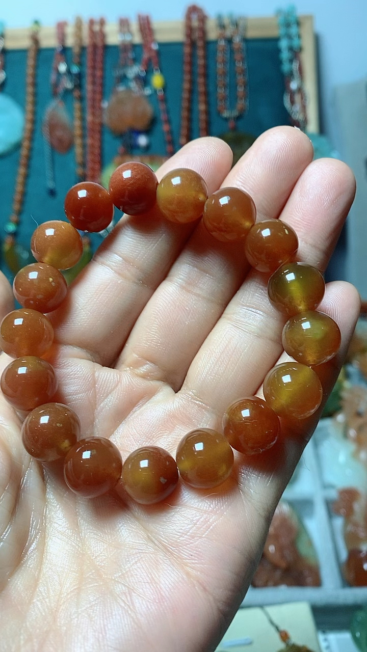 岫岩玉辽阳红手链