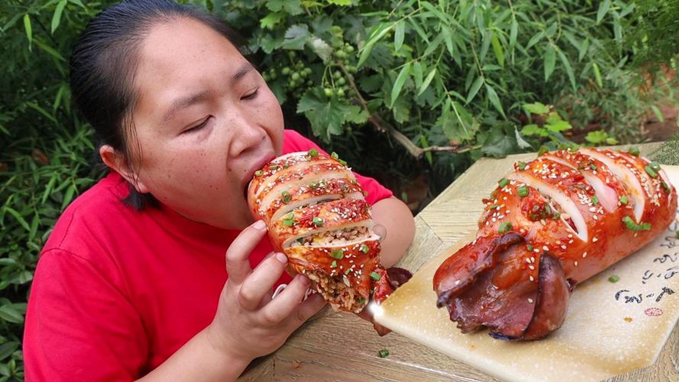 安徽农村网红胖妹抖音粉丝超800万,视频内容接地气.