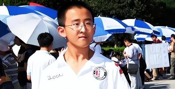 回顾中国神童张炘炀10岁上大学16岁读博士如今却现状凄惨