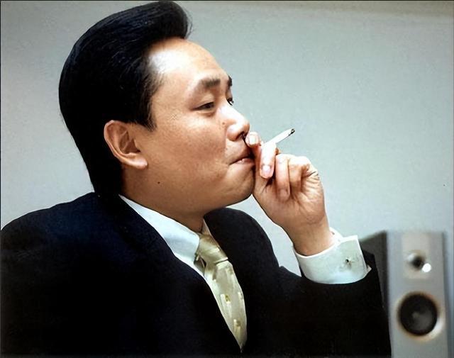 黄光裕:入狱11年,银行账户存款225亿,出狱后的他如今怎样了?