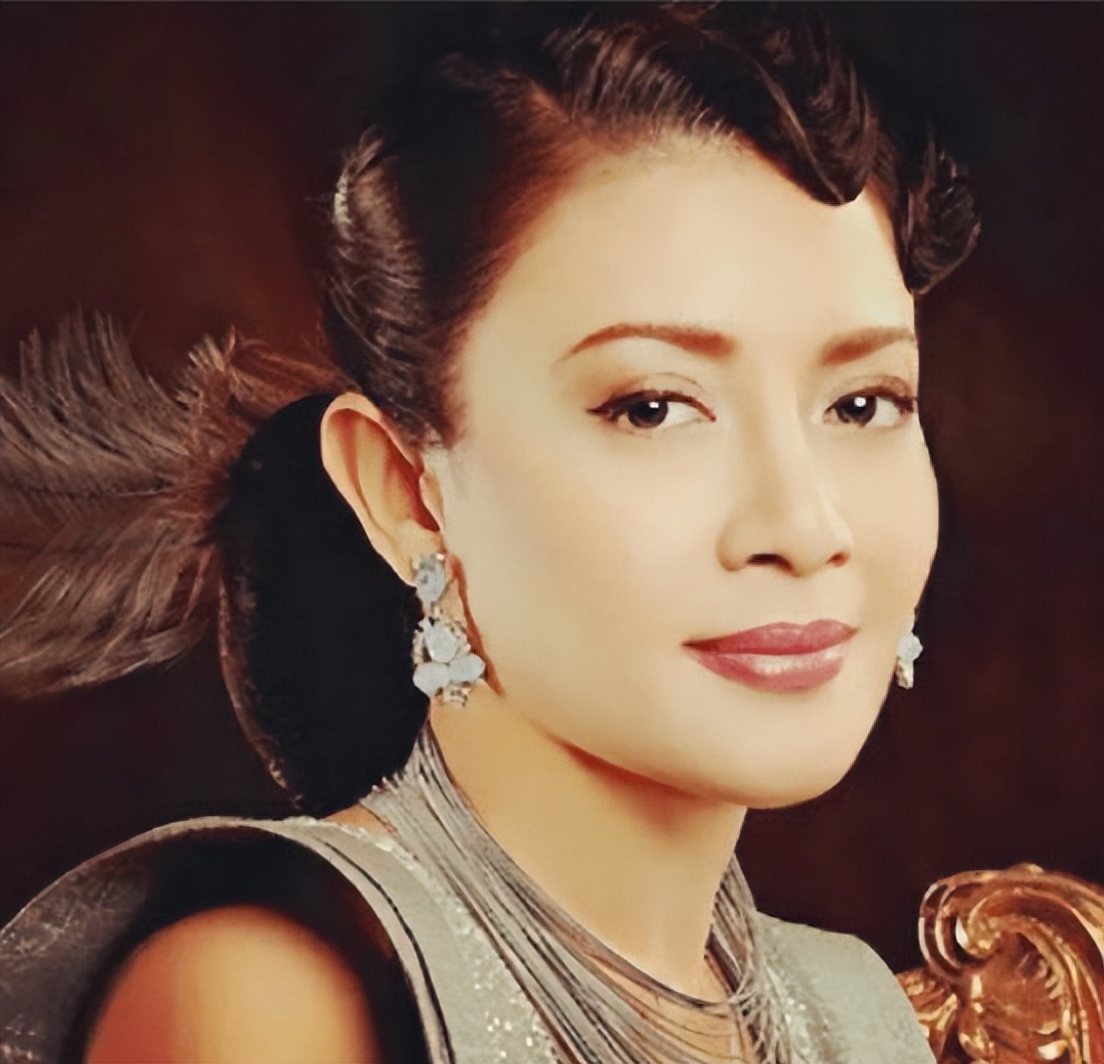 泰王室宫斗升级:二王妃育瓦提达回归,媒体不敢报,西拉米危险了