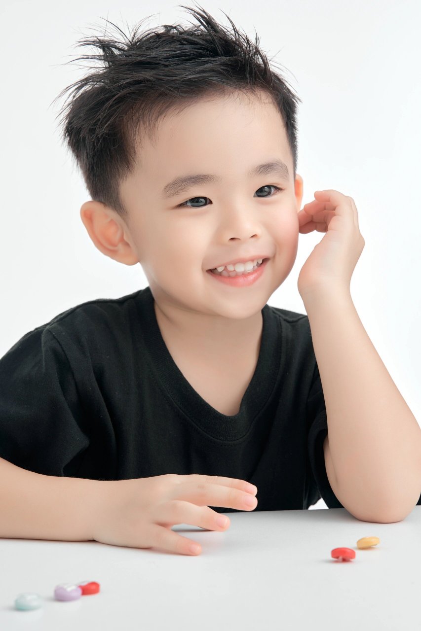 海口摄影5岁男宝 心目中的英雄  小帅哥一枚