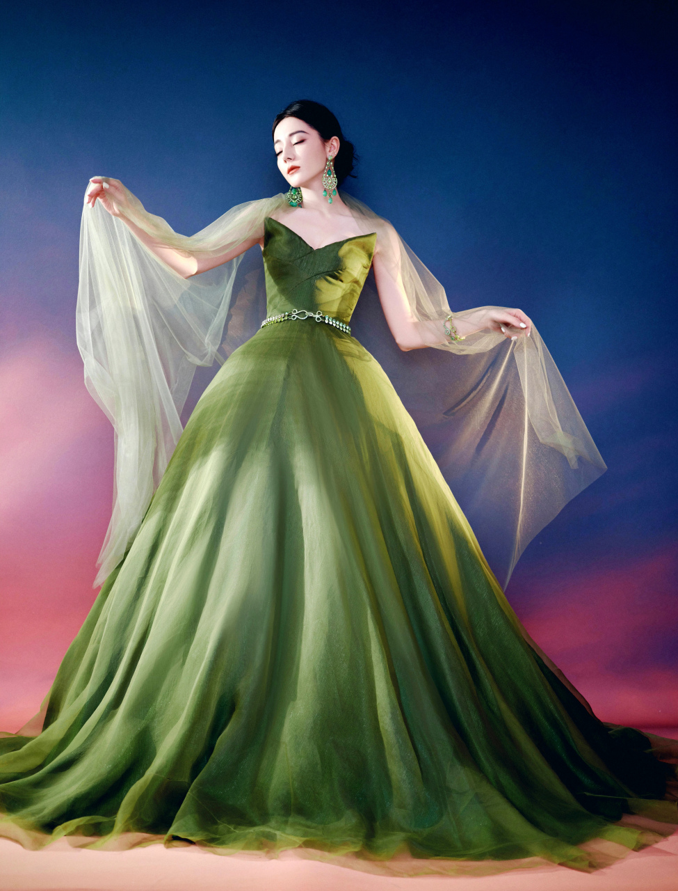 迪丽热巴# #养眼美女# #娱乐最前沿#    在都市中寻找自然与舒适98