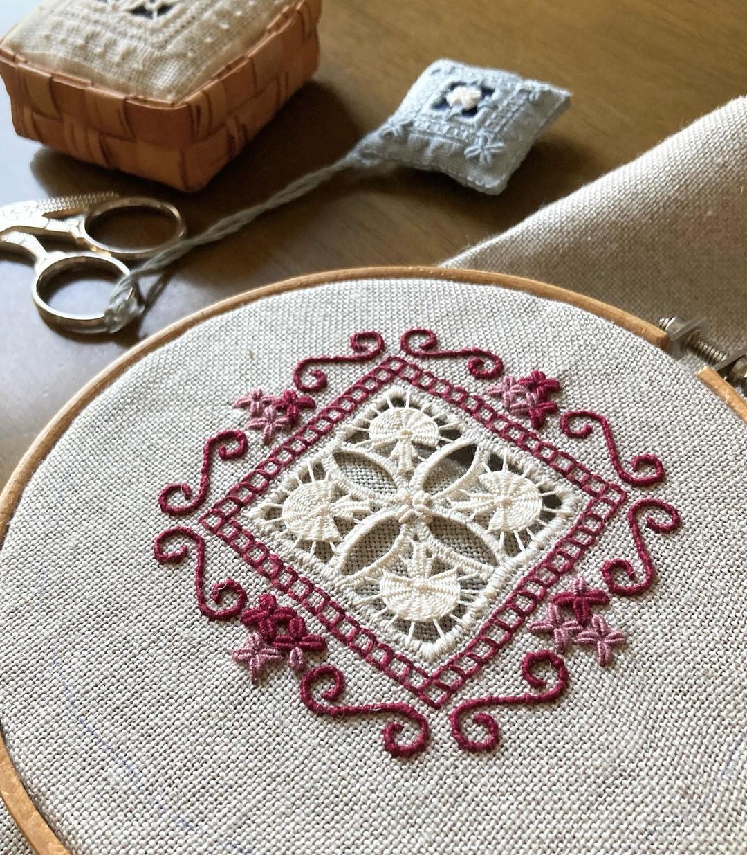 抽纱绣除了棉麻布料,还有那些布料时候创作?