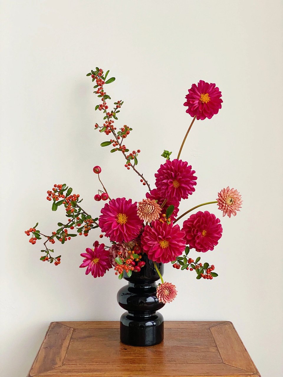 以巧手和灵感创作出形态各异,色彩斑斓的花艺作品