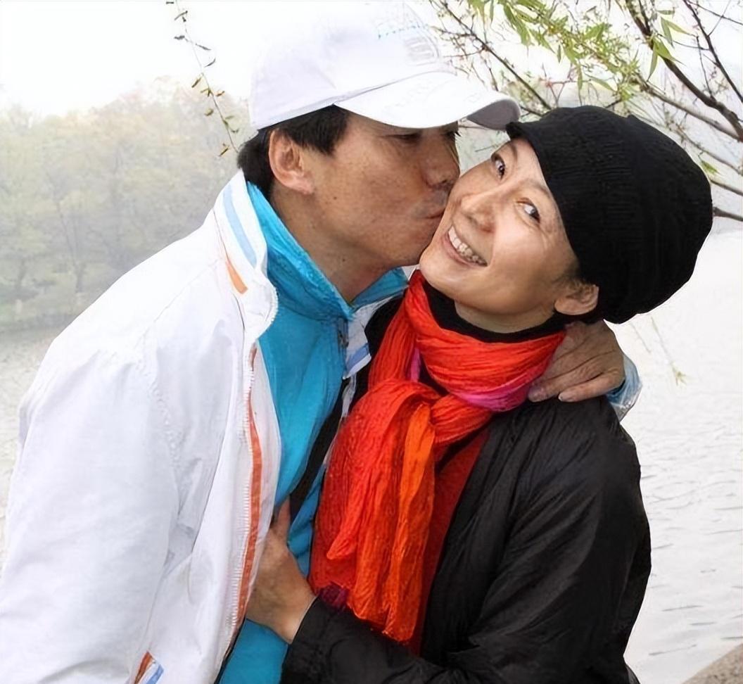 范明:娶大6岁二婚女当老婆,对继子视如己出,今继子成国家骄傲