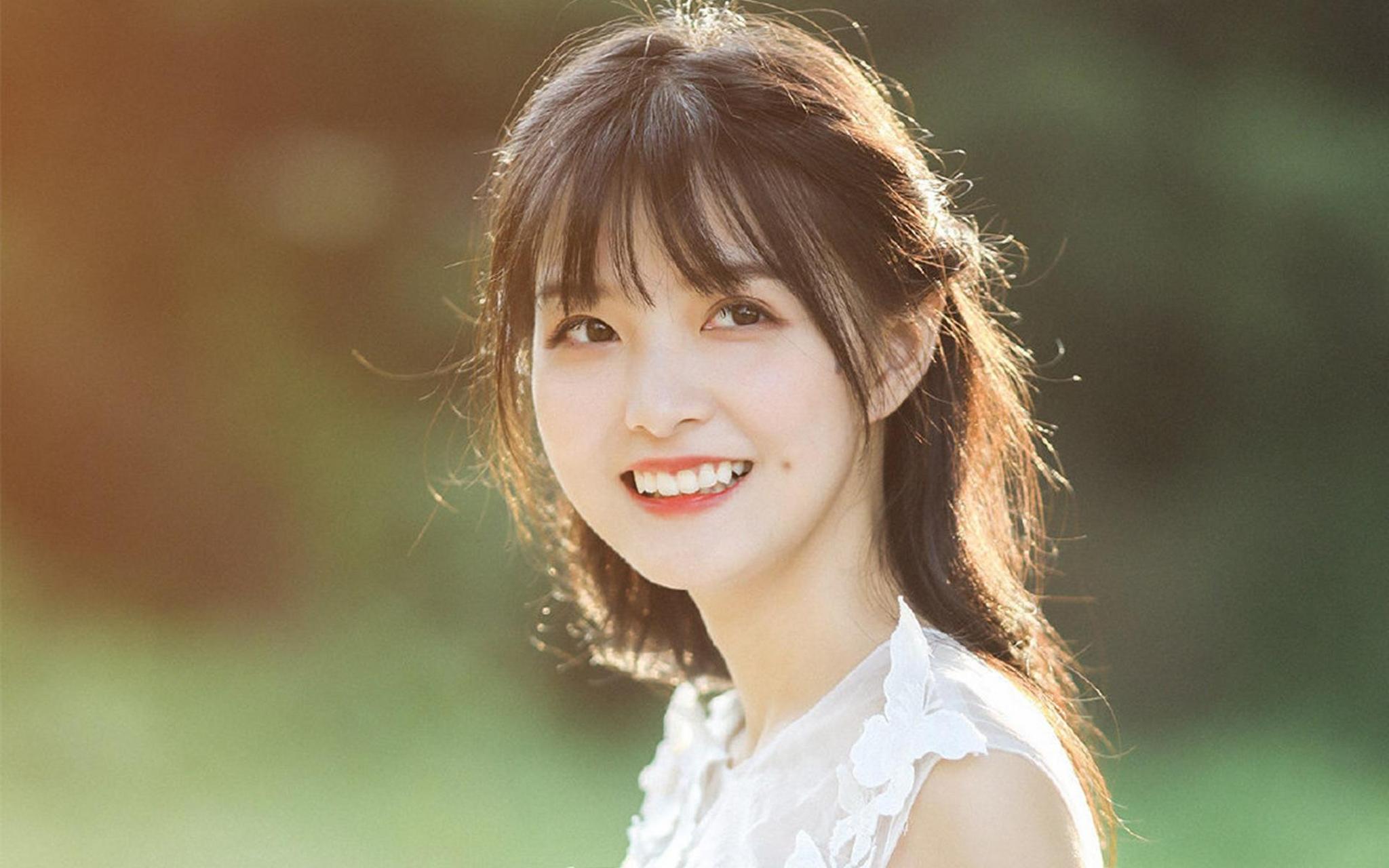 属鼠的人财运旺盛,需合理规划财务;属牛的人事业运佳,需保持谦虚低调