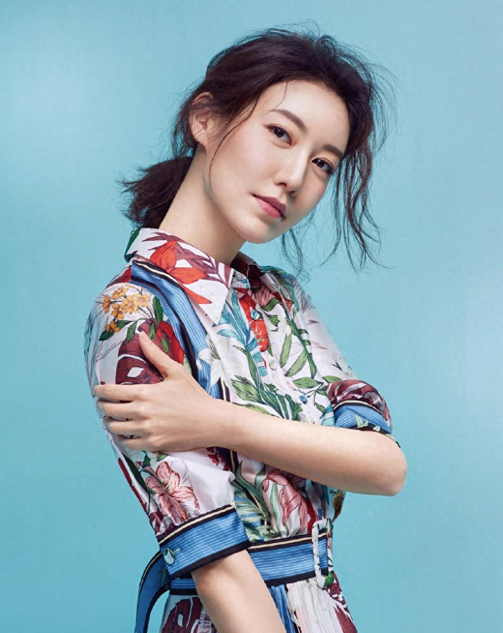 她是娱乐圈"最干净"女艺人,出道25年零绯闻,丈夫身份至今成谜