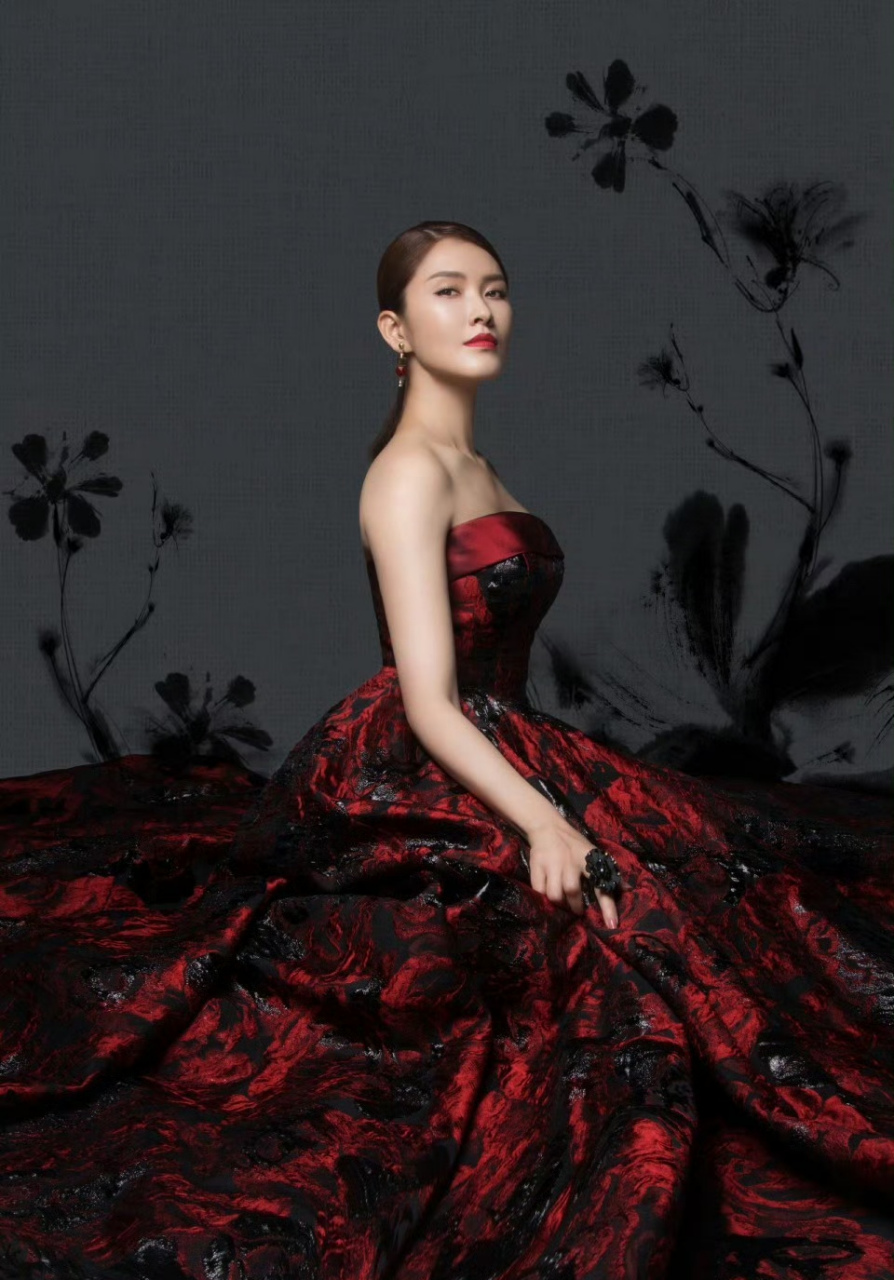 徐洁儿# #2024我想说#   美图鉴赏|徐洁儿  好霸气的写真