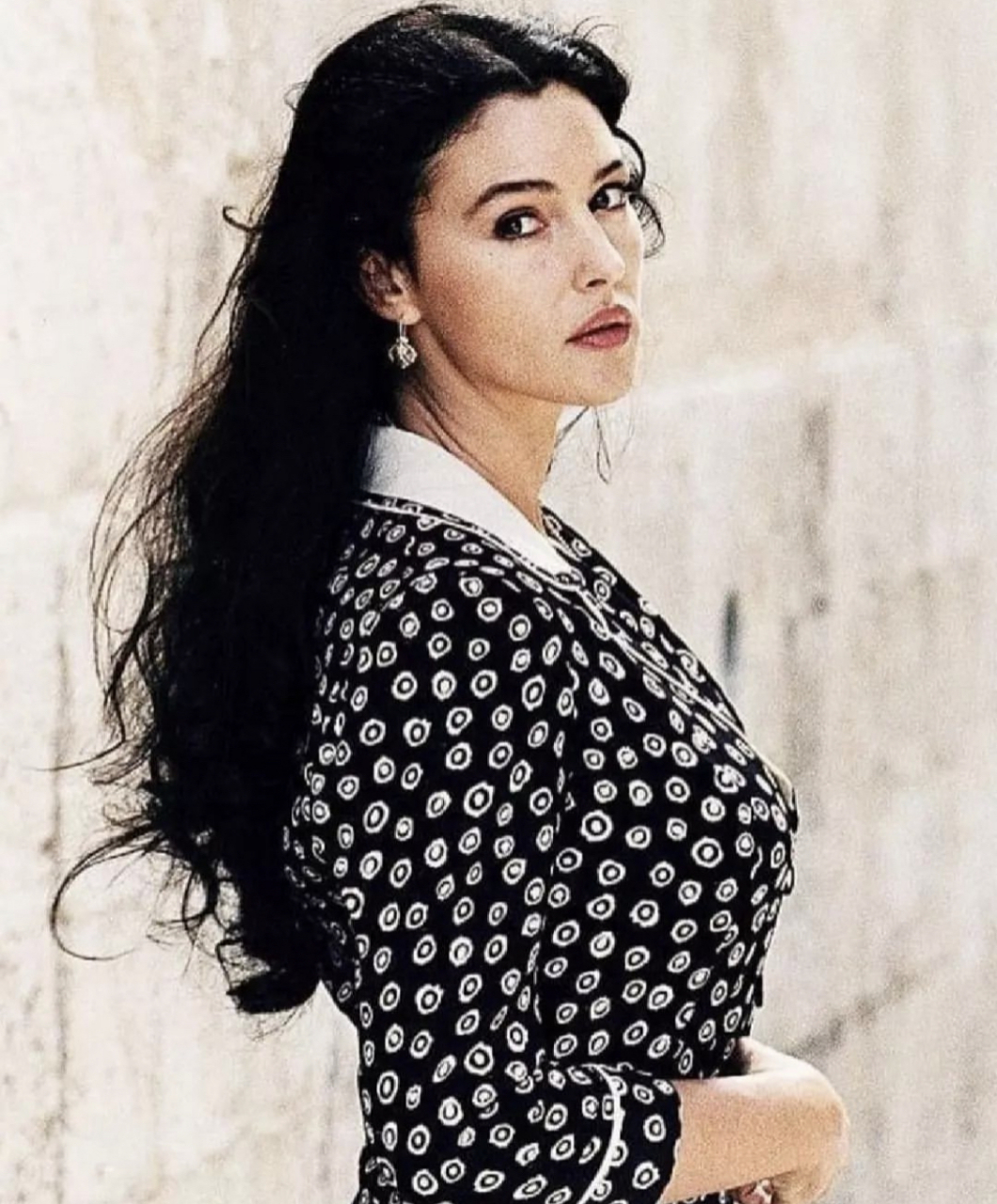 莫妮卡贝鲁奇在《西西里的美丽传说》中剧照.