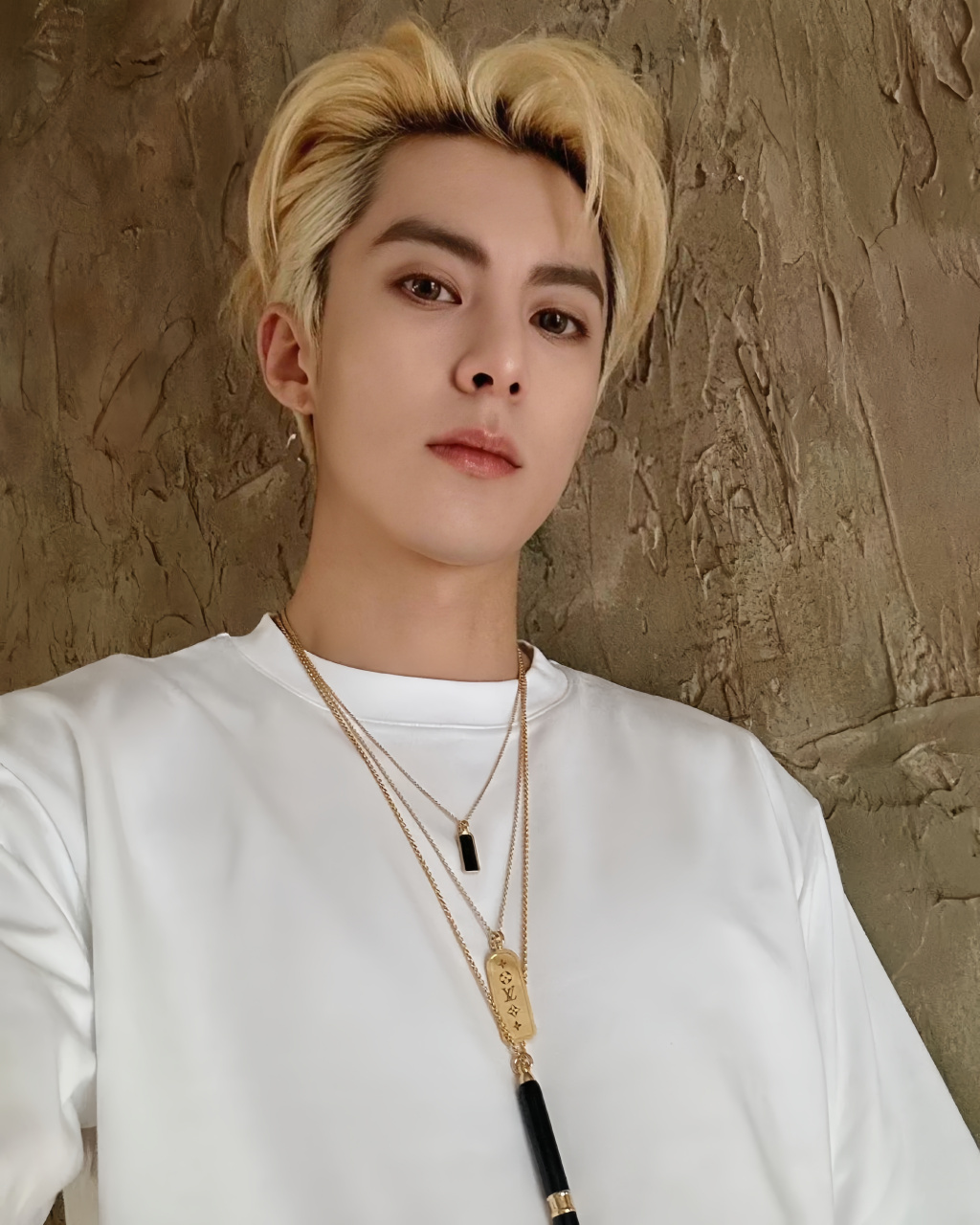 黄发王鹤棣 独特的眼睛98 #最靓头像壁纸征集赛