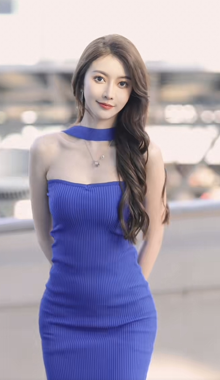 小十七 小十七原名李诗琪,1997年生,福建福州人,身高