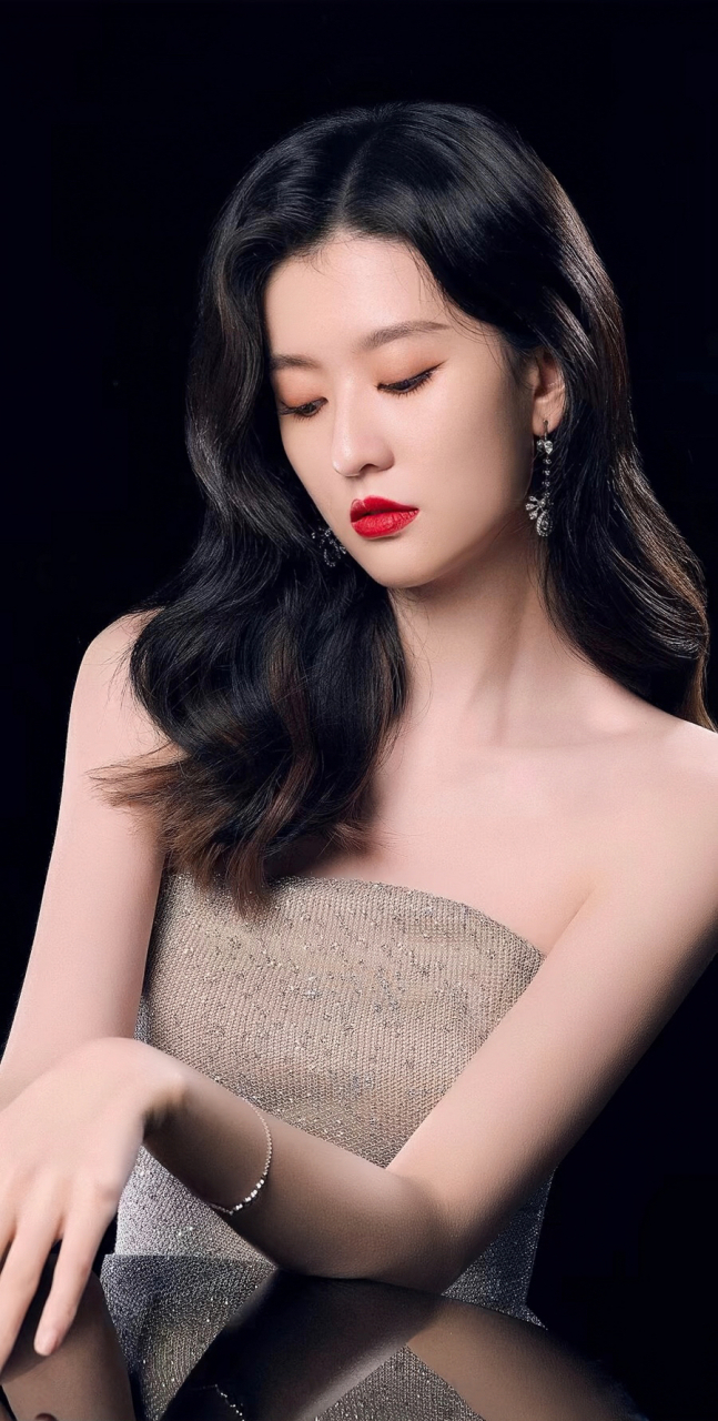 女人味十足的乔欣 高清手机壁纸来喽  从欢乐颂开始,喜欢带眼镜她,有