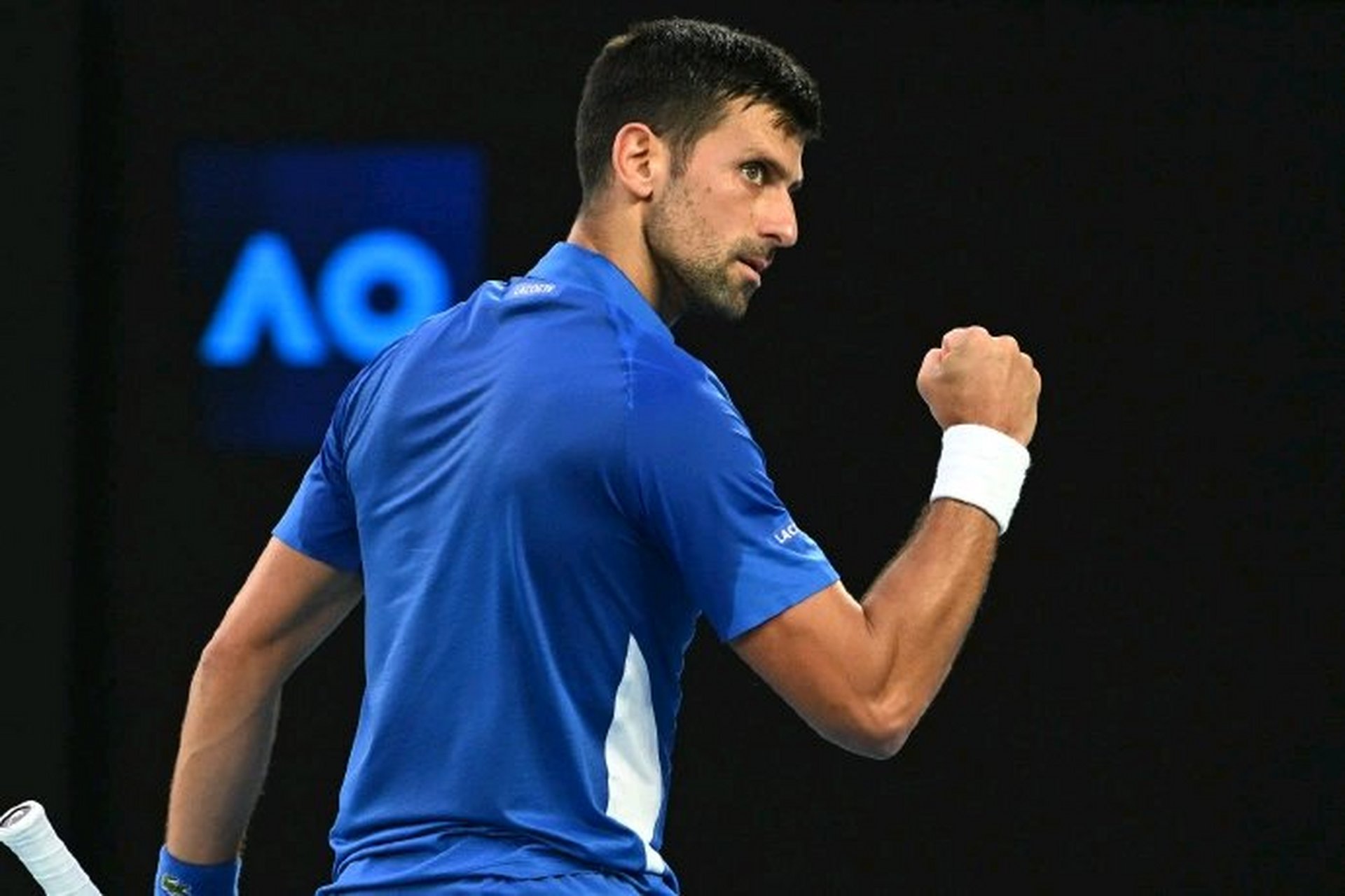 在2024年澳网男单第3轮的一场焦点战中,德约科维奇以直落三盘的方式