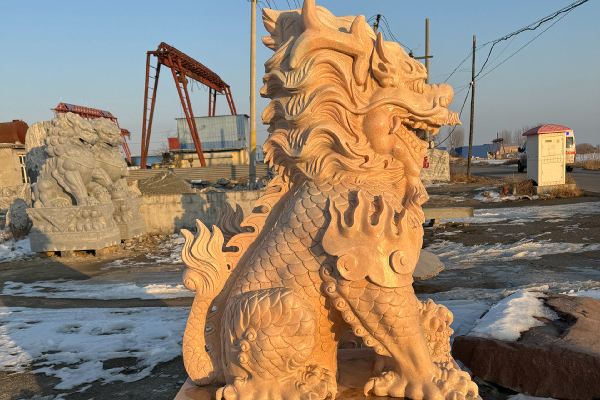 石雕麒麟是中国传统文化中的瑞兽,被视为吉祥,繁荣和和平的象征.