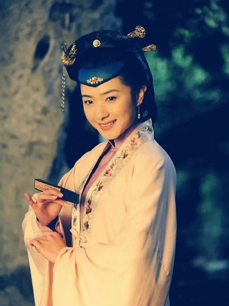提名你心中可以演李清照的女演员 我推荐万茜,因为她曾在饰演柳如是的