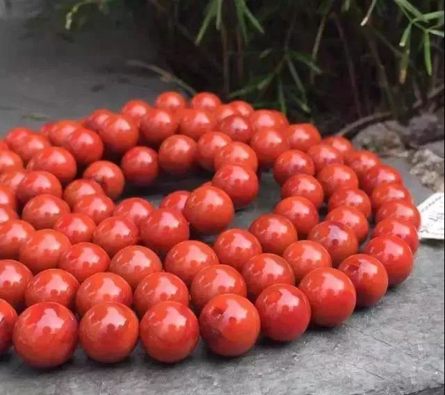 云南昭通包浆南红特点,昭通包浆料主要特点