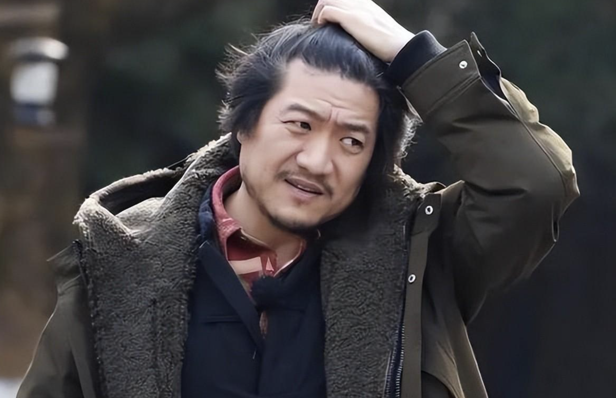 暗恋梅婷,骑电车参加同学聚会,47岁的陈明昊走红并不是意外