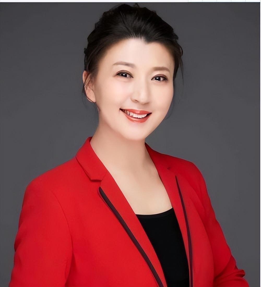 闫学晶:6次上春晚,二婚嫁富豪,45岁意外怀孕,儿女意见太意外