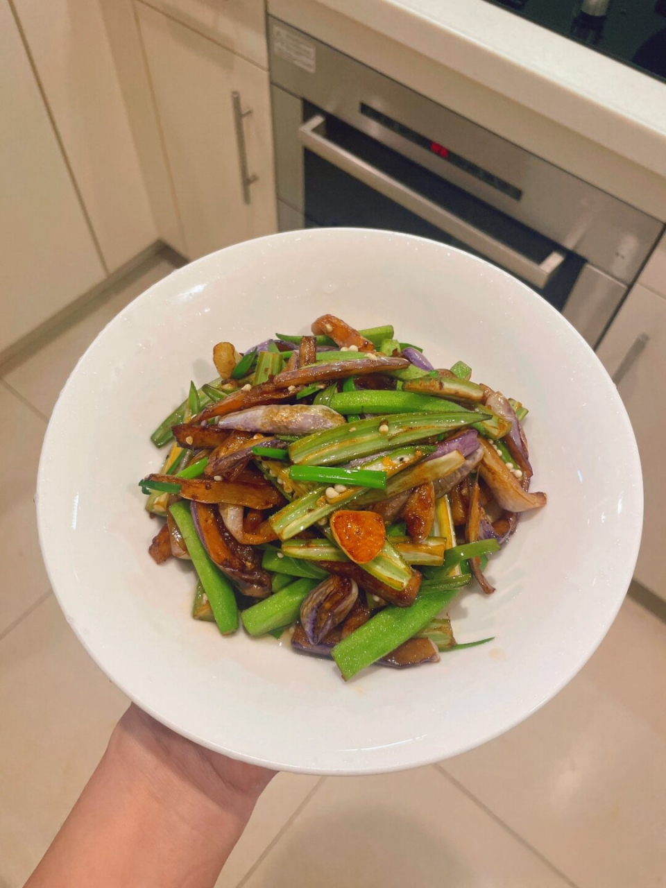 家常小炒4份  杭帮菜以其清淡,少油少盐的口味而闻名.