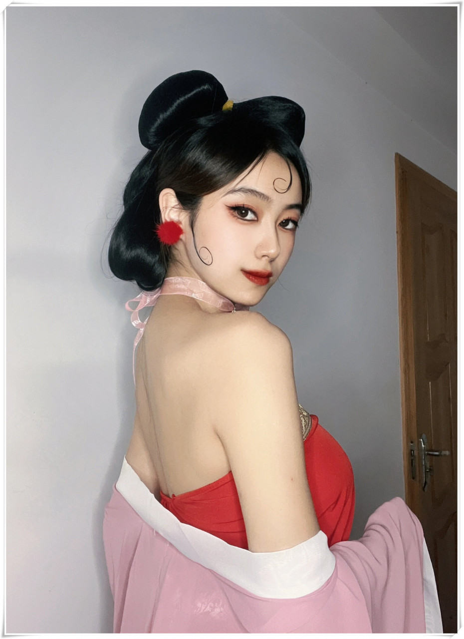 cos下妲己～  这次cosplay不仅展现了我对角色的深入理解 更是将妲己