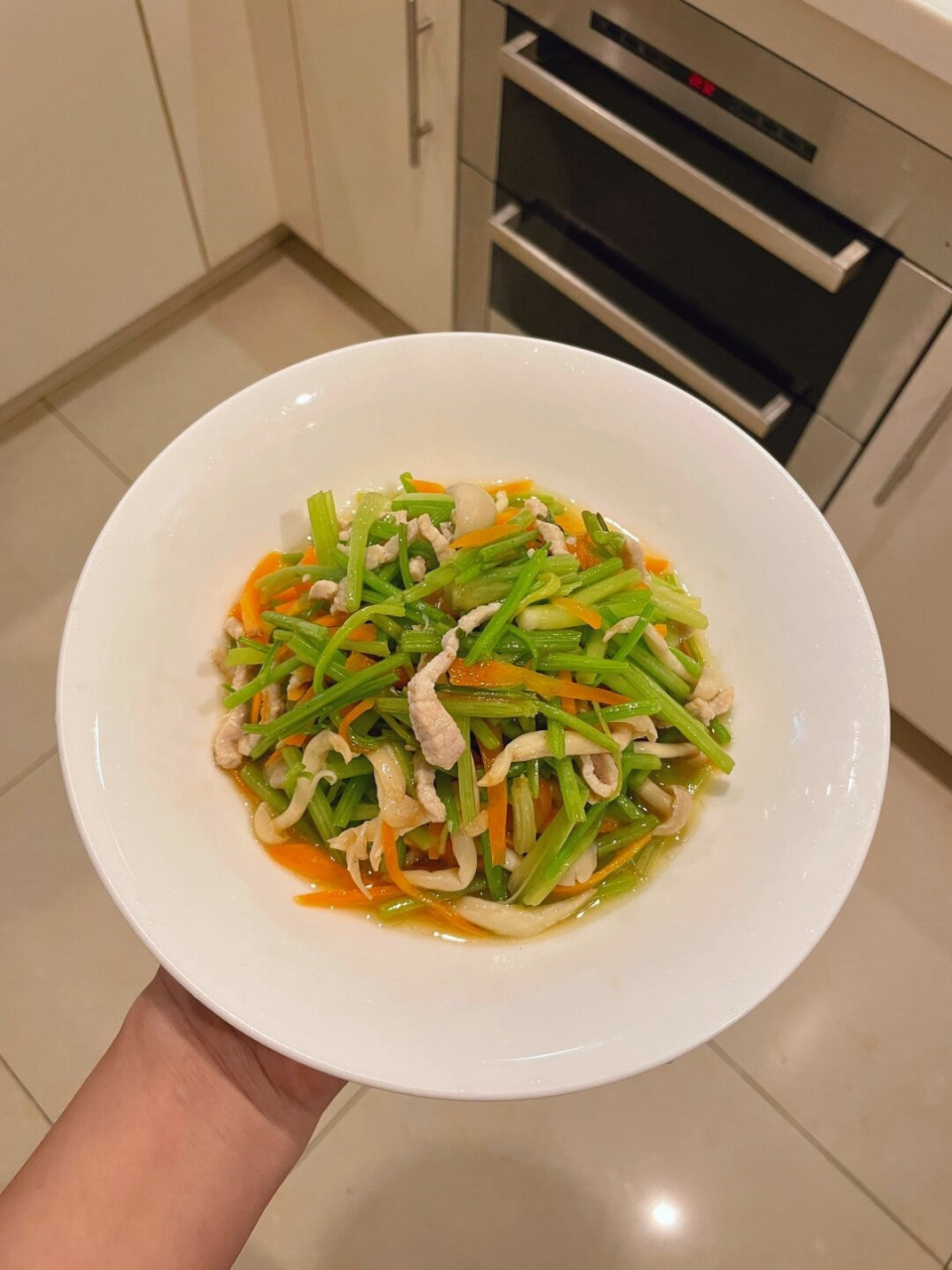 家常小炒4份  杭帮菜以其清淡,少油少盐的口味而闻名.