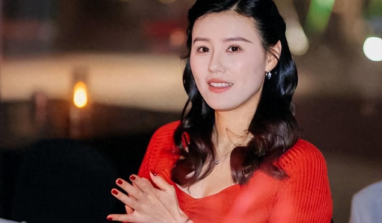 刘湘美照惊艳无比,单身状态成热议话题