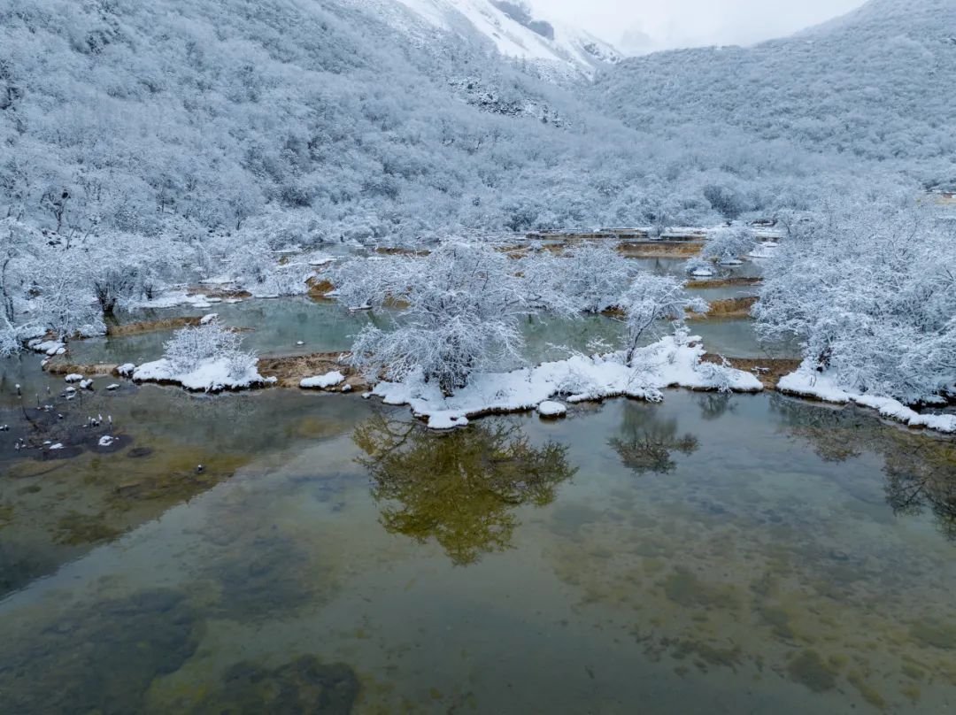 黄龙景区冬天景色图片