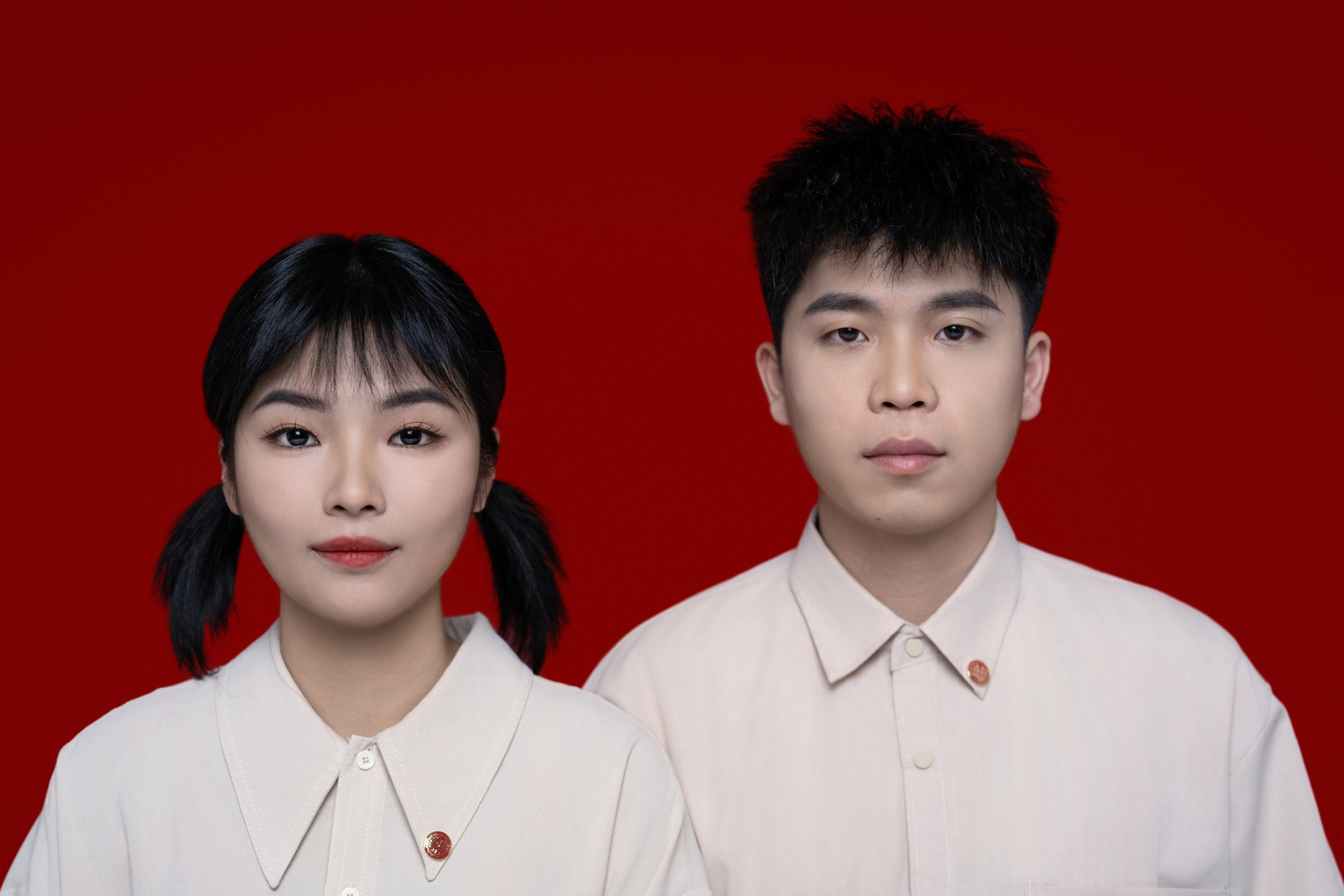 别担心,证件照可能因为拍摄角度或表情等原因,导致与本人实际长相有