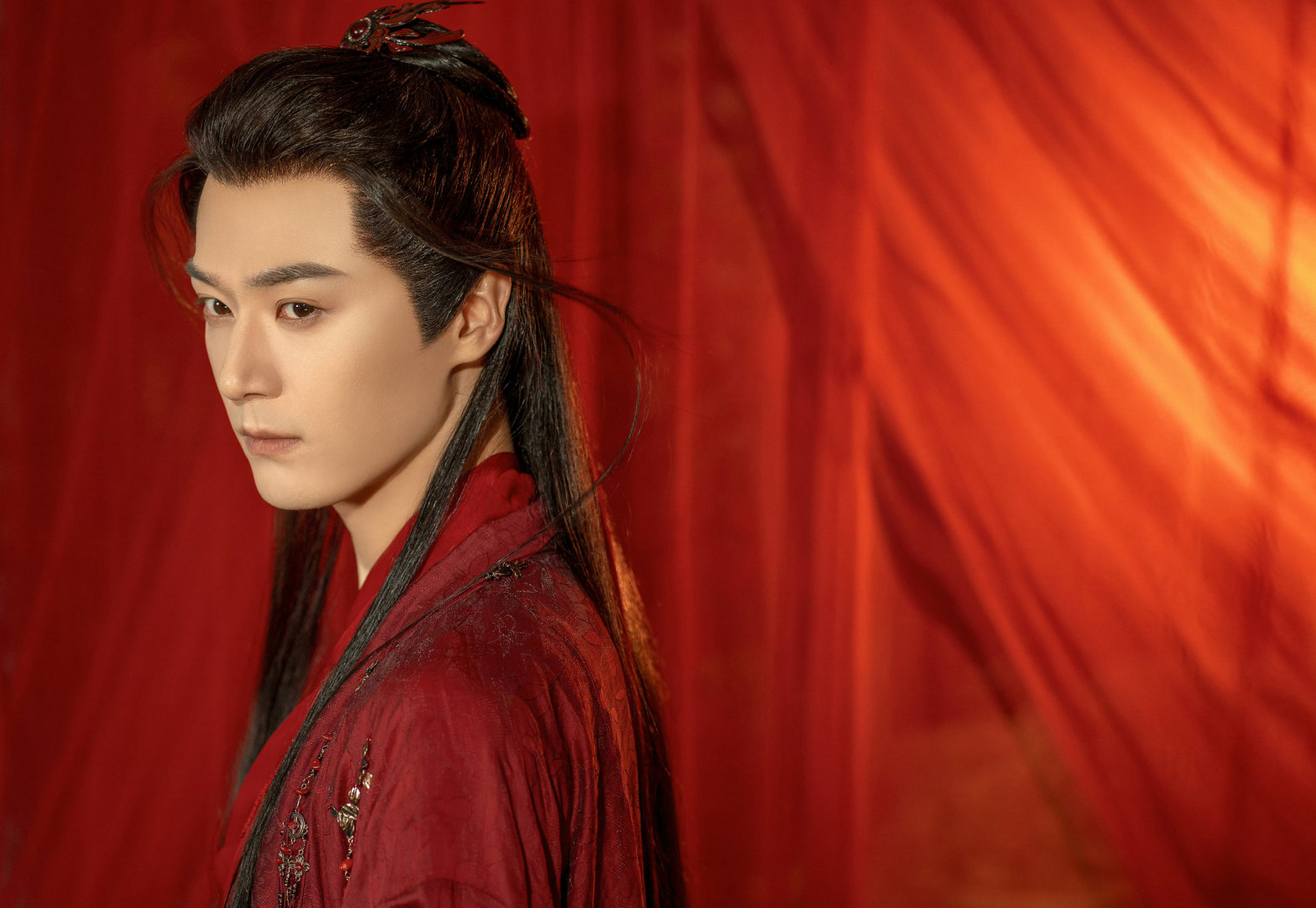 在电影《花千骨》中,茅子俊扮演了杀阡陌的角色,但是今天工作室更新