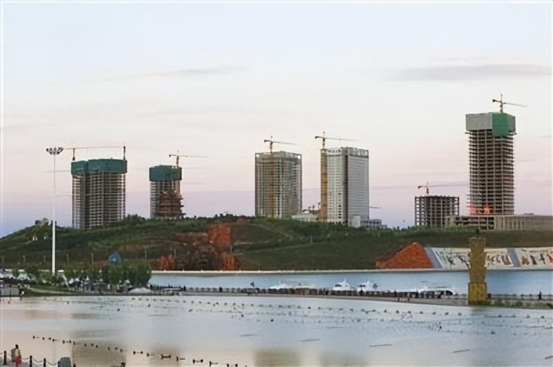 鄂尔多斯鬼城已是老黄历,入住率超九成!10年间经历了什么变化?