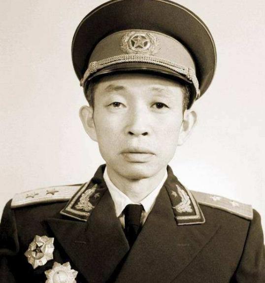 58年粟司令落难,王必成会上敢说真话,贺老总:此人硬气可深交