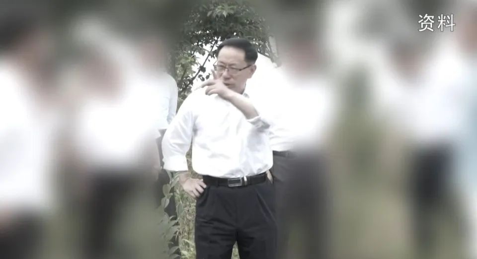 在宿舍装ktv,要求45岁以下干部每天7点起床跑操,贵州一落马官员贪腐