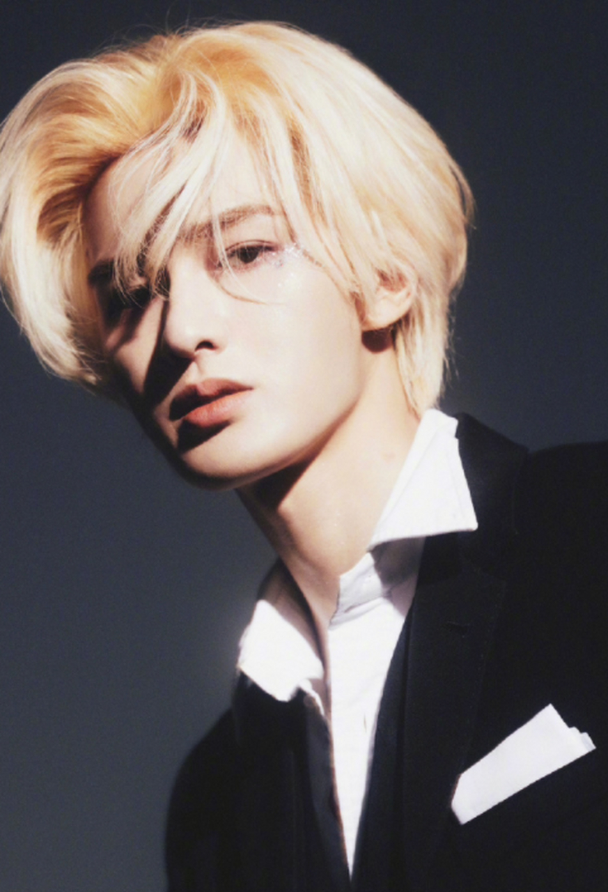 金发朱正廷,妥妥的王子范儿!