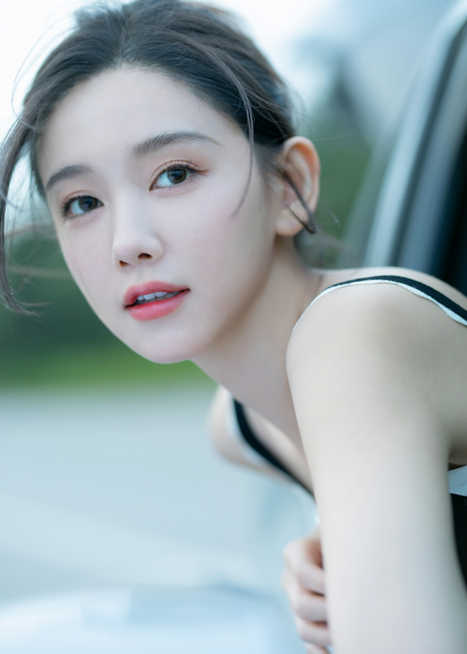 李沐宸,在奇幻悬爱剧《司藤》中,饰演沈银灯一角[亲吻][亲吻]#气质