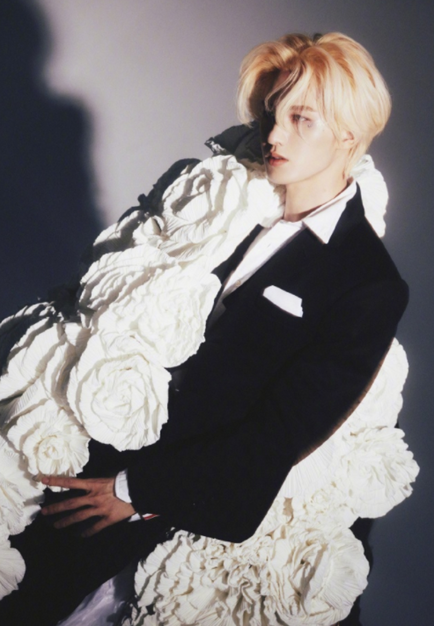 金发朱正廷,妥妥的王子范儿!