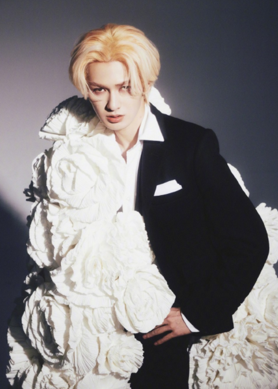 金发朱正廷,妥妥的王子范儿!