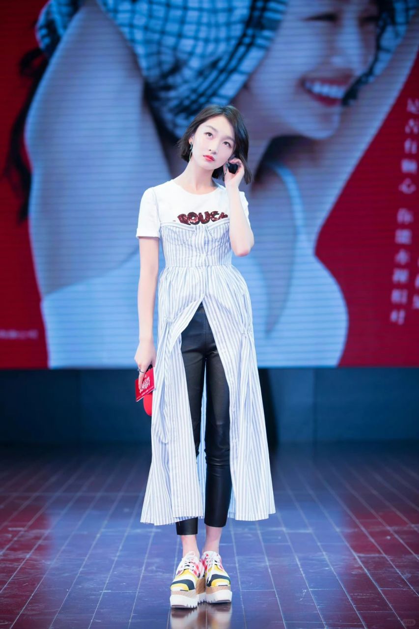 安生今何在三金影后周冬雨夏日穿搭引热议