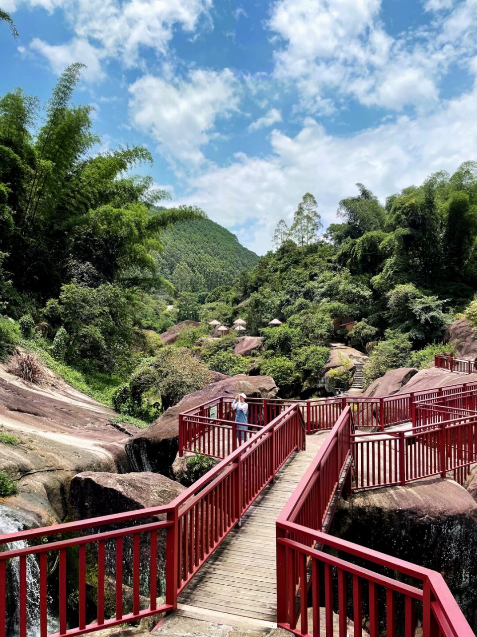 青岚地质公园等你来!  还在为周末放假去哪儿玩而烦恼吗?
