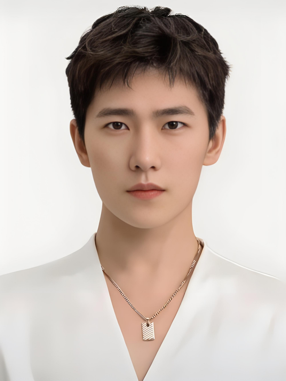 他,就是杨洋,那个用实力诠释演员魅力的少年.