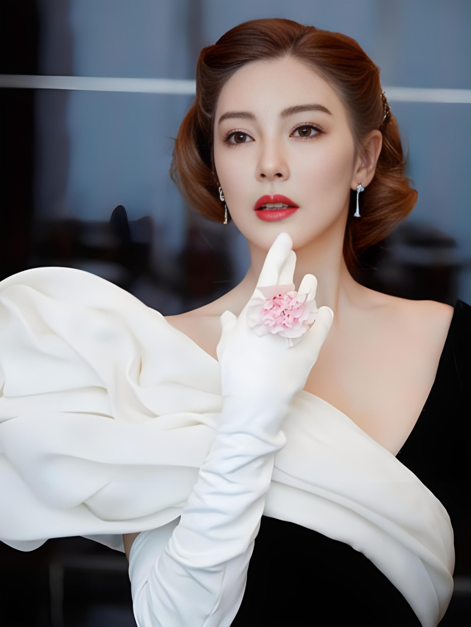 她是张雨绮,一个敢于挑战自我,敢于追求梦想的女性.