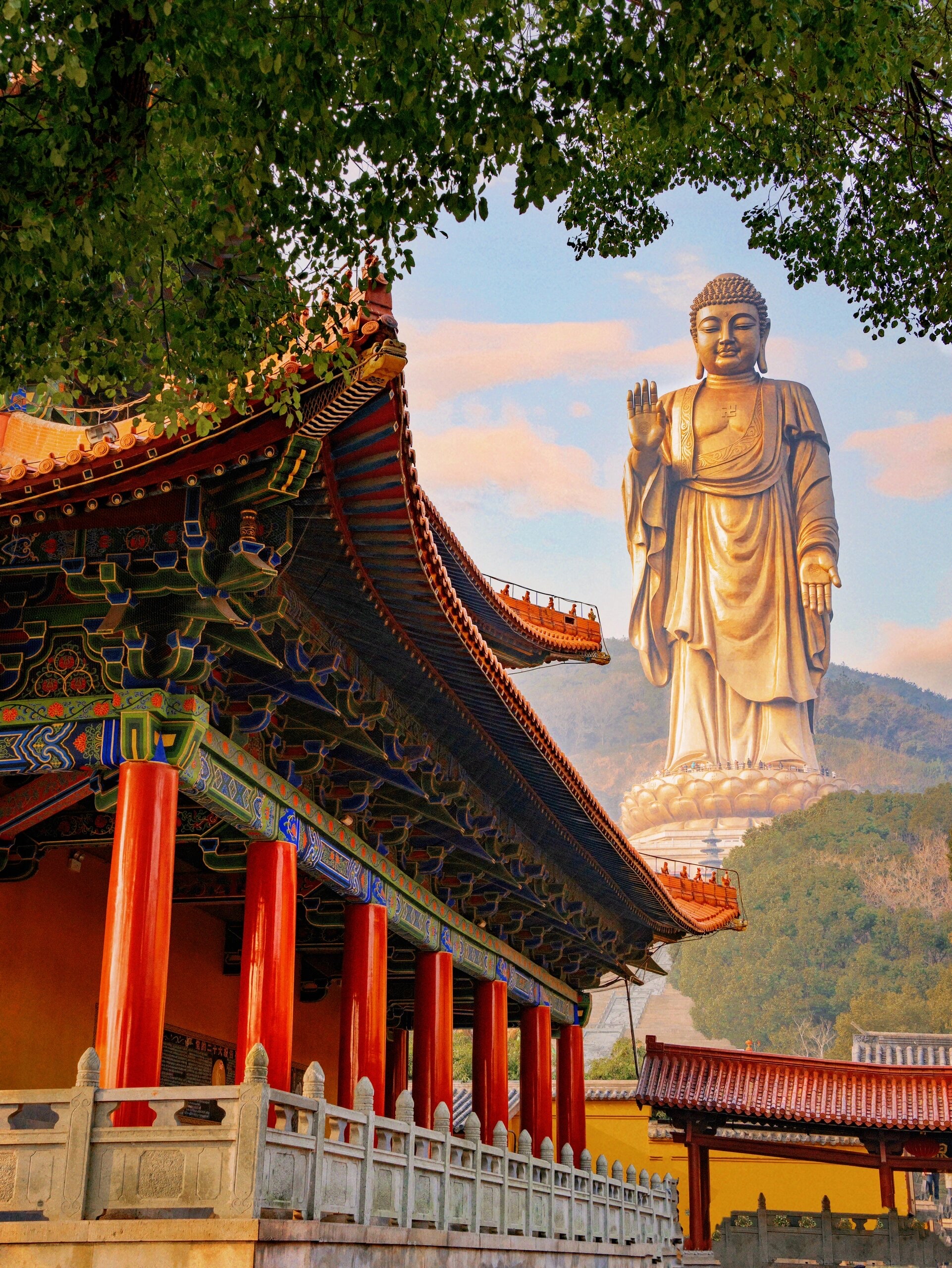 春节在江苏过年的朋友可以去无锡灵山胜境这个景点看看灵山大佛如来