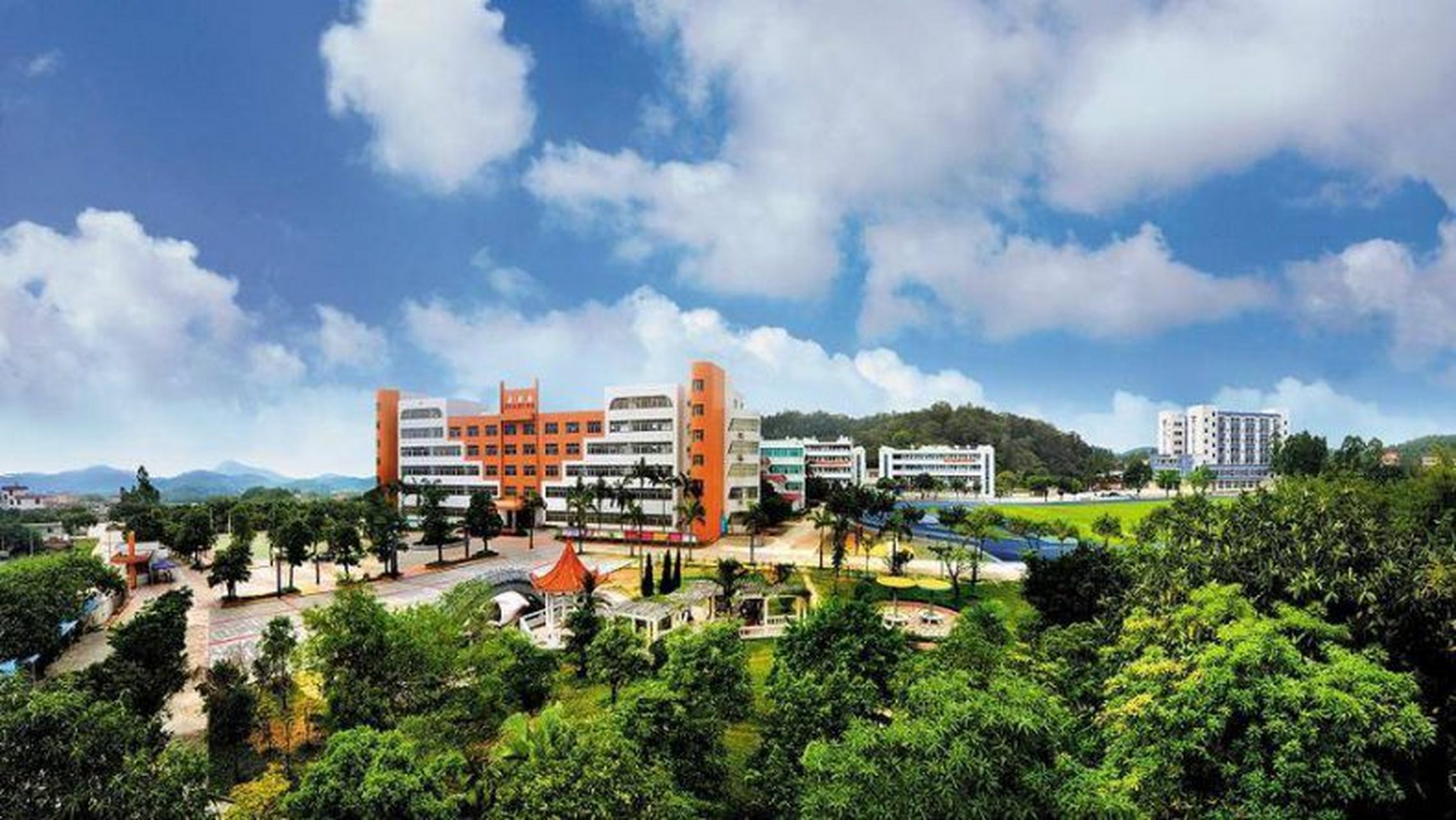 开平市吴汉良理工学校位于广东省开平市,以培养技术精英著称.