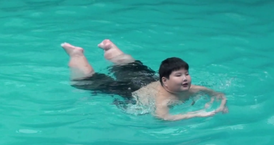 纪实中国小胖徐周磊:14岁体重300斤,一顿吃8碗饭,临终遗愿想减肥