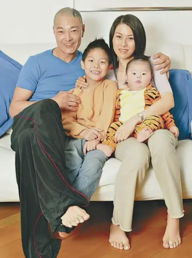 曝卢惠光缺席前妻葬礼为避嫌,防黎淑贤私生活被炒作,敬许智政